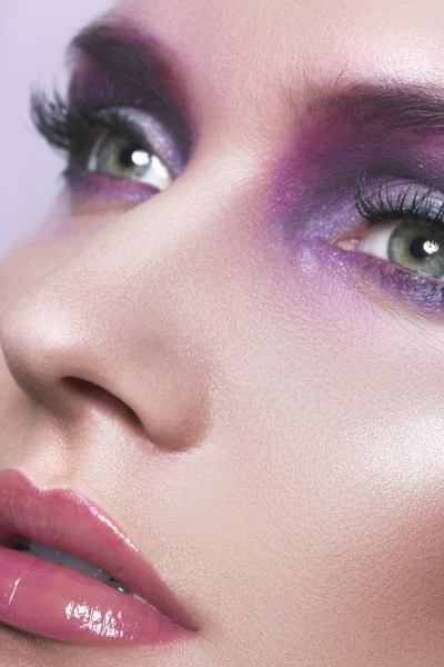 Close up maquillage violet